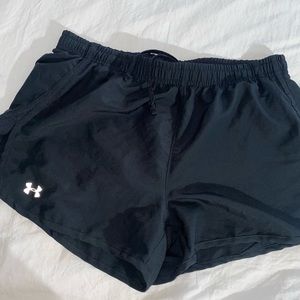 Under armour  semi-fitted small shorts